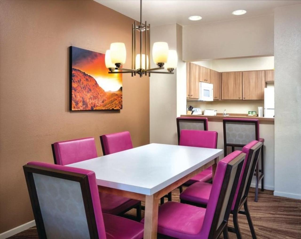Apartment Enjoy Vegas Blvd With The Family In 2bd With Lazy River